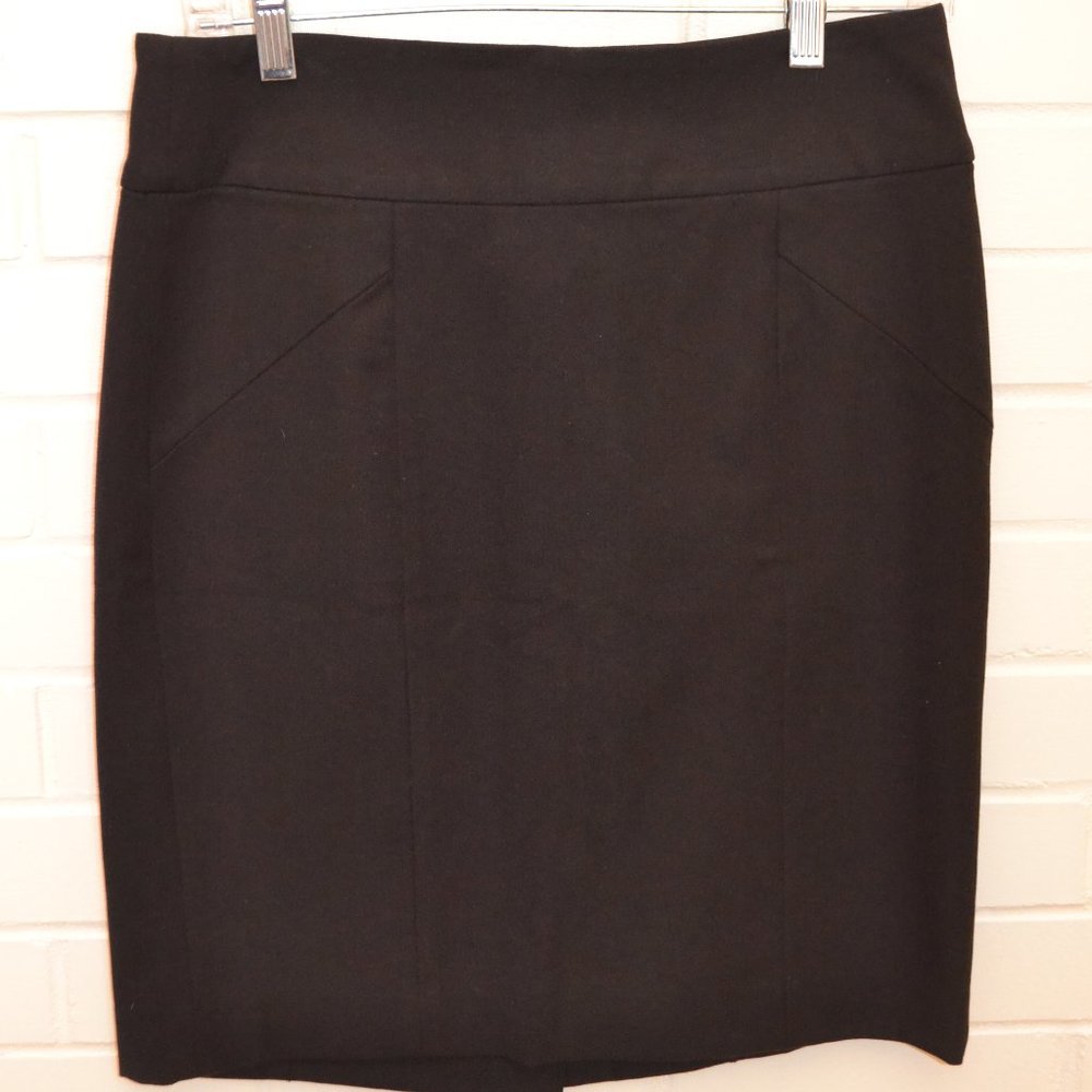 NWT Banana Republic Form Fitting Black Skirt, Midi
